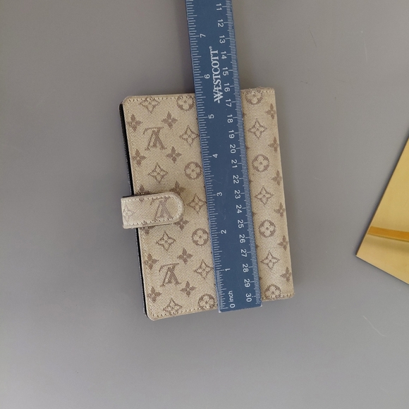 Louis Vuitton Beige Monogram - Picture 7 of 8